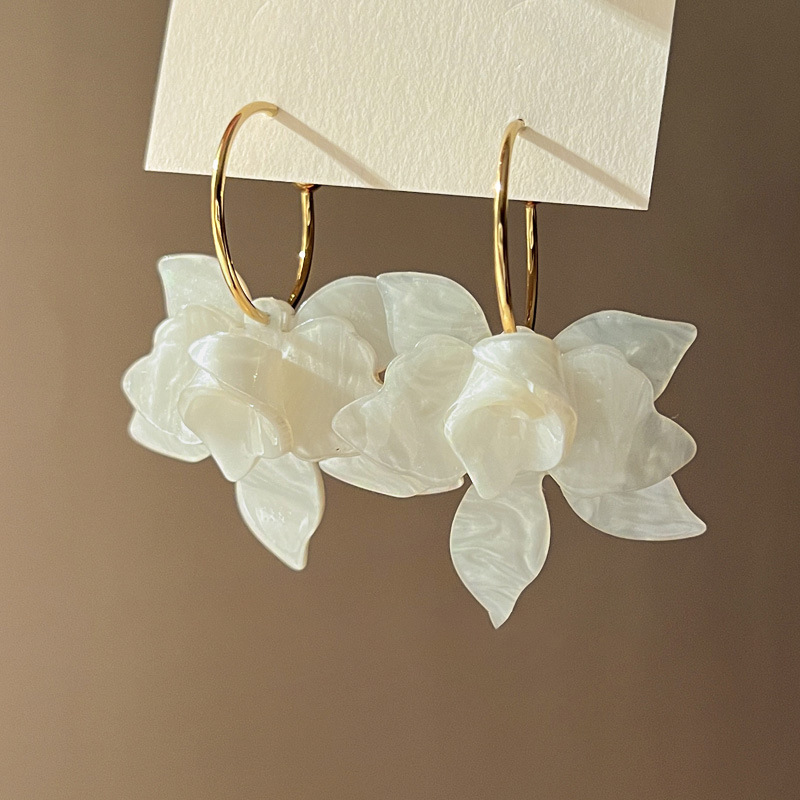 Silver needle flower love tassel earrings simple fashion Joker earrings small fresh light luxury high sense earrings wholesale