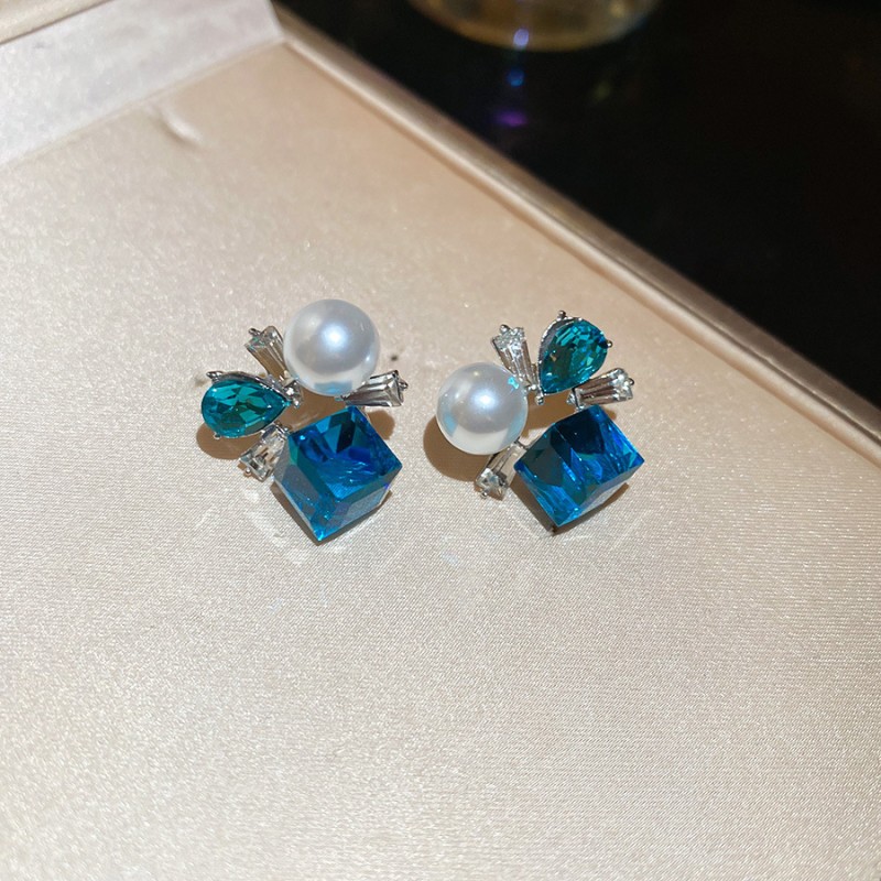 Silver Needle Fresh Blue Resin Diamond-Studded Round Earrings, Light Luxury High-End Earrings, Niche Forest-Style Temperament Ear Accessories