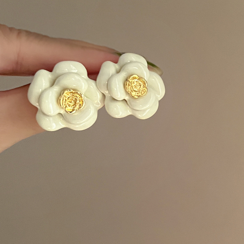 Silver needle flower love tassel earrings simple fashion Joker earrings small fresh light luxury high sense earrings wholesale