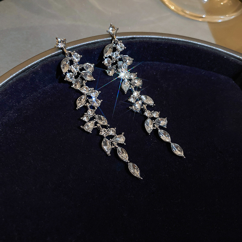 European and American Cross-border Long Wheat Ears Flowers Leaves Tassel Earrings Cold Style Elegant Earrings Light Luxury High-end Earrings