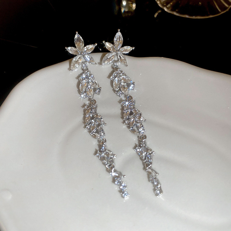 European and American Cross-border Long Wheat Ears Flowers Leaves Tassel Earrings Cold Style Elegant Earrings Light Luxury High-end Earrings