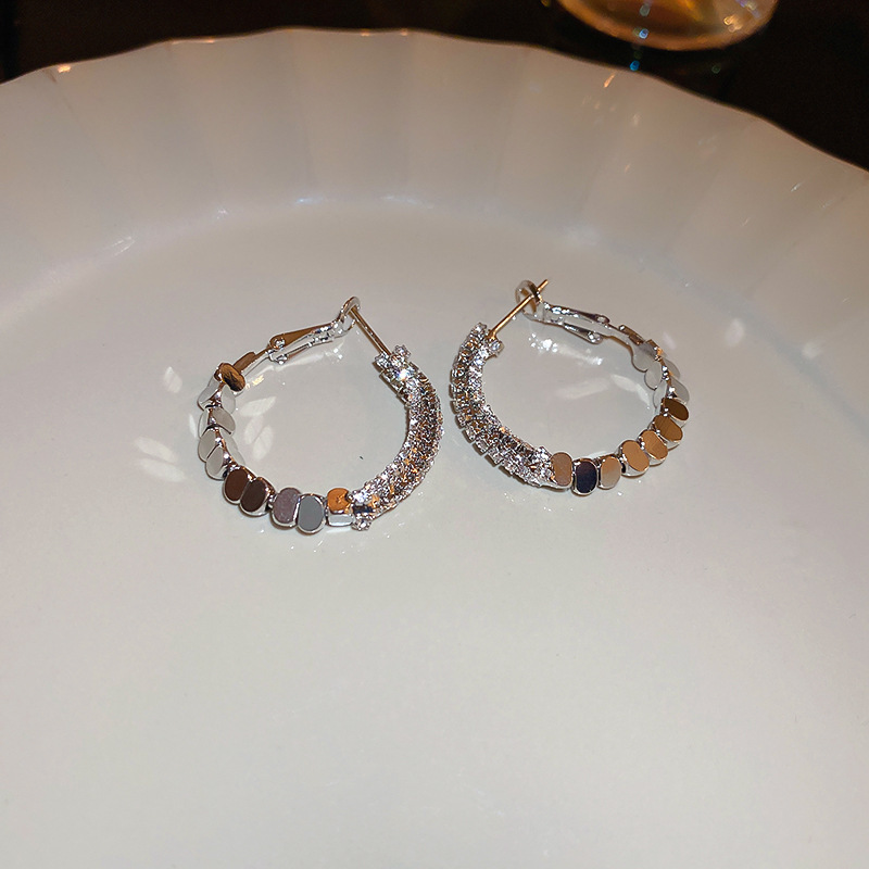 Silver Needle Circle Silver Earrings Light Luxury High-End Stud Earrings for Women Minimalist Fashion Versatile Earrings with a Unique Design