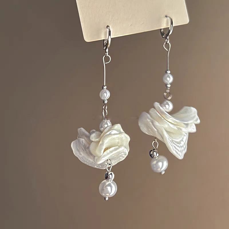 Silver needle flower love tassel earrings simple fashion Joker earrings small fresh light luxury high sense earrings wholesale