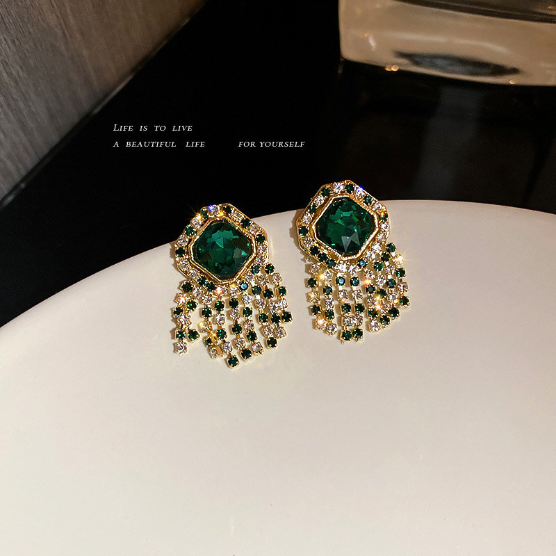 European and American Cross-border Green Zircon Flower Geometric Earrings Elegant All-match Earrings Light Luxury High-end Earrings Design Sense