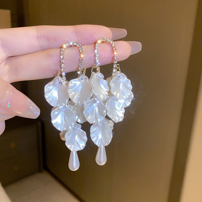 Silver needle flower love tassel earrings simple fashion Joker earrings small fresh light luxury high sense earrings wholesale