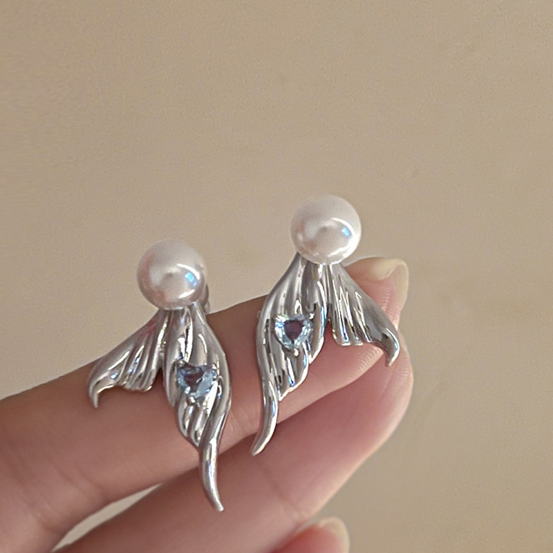 Silver needle flower love tassel earrings simple fashion Joker earrings small fresh light luxury high sense earrings wholesale
