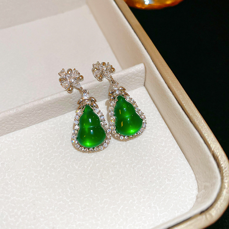 European and American Cross-border Green Zircon Flower Geometric Earrings Elegant All-match Earrings Light Luxury High-end Earrings Design Sense
