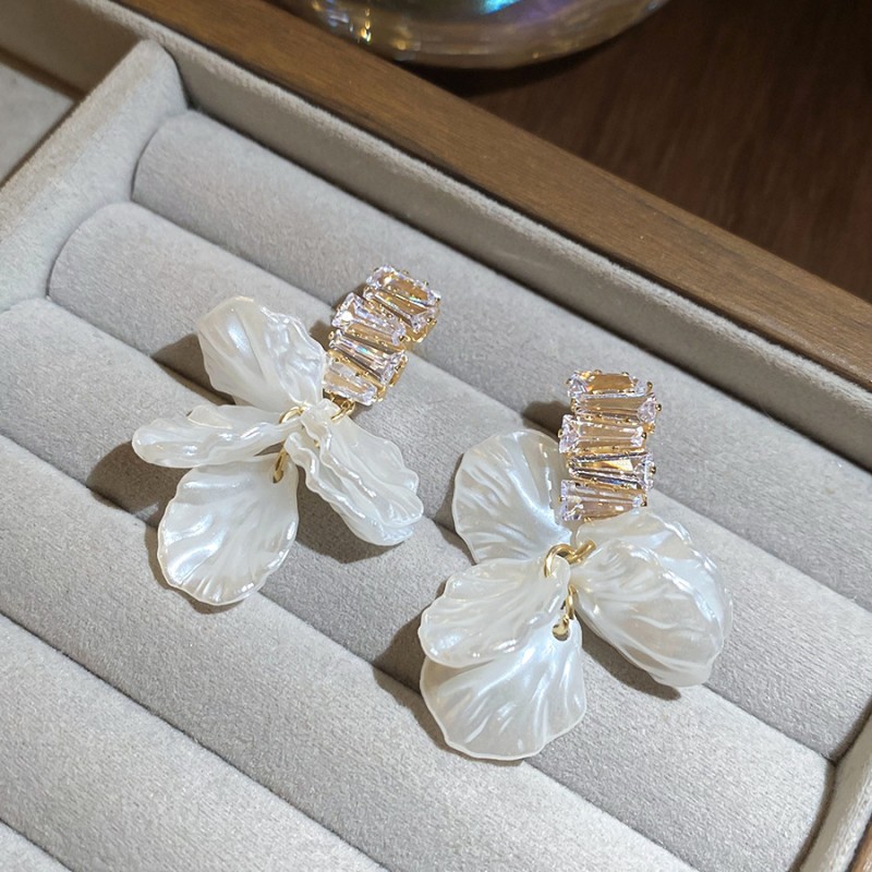 Silver needle flower love tassel earrings simple fashion Joker earrings small fresh light luxury high sense earrings wholesale