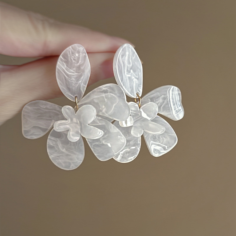Silver needle flower love tassel earrings simple fashion Joker earrings small fresh light luxury high sense earrings wholesale