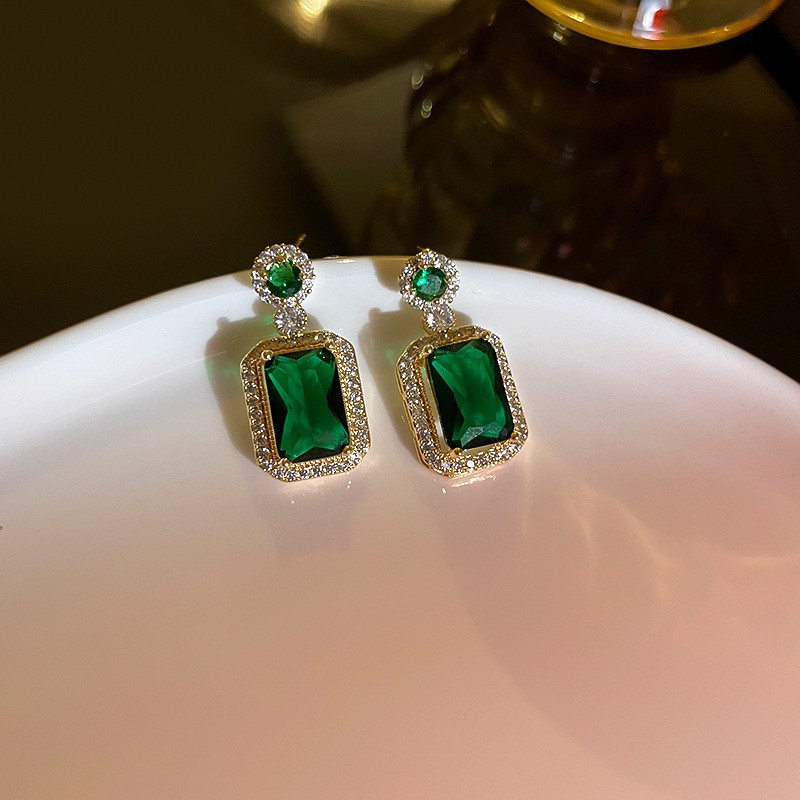 European and American Cross-border Green Zircon Flower Geometric Earrings Elegant All-match Earrings Light Luxury High-end Earrings Design Sense