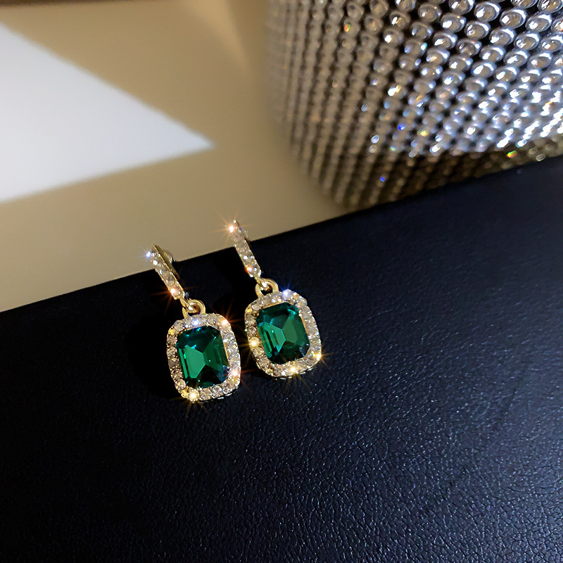 European and American Cross-border Green Zircon Flower Geometric Earrings Elegant All-match Earrings Light Luxury High-end Earrings Design Sense