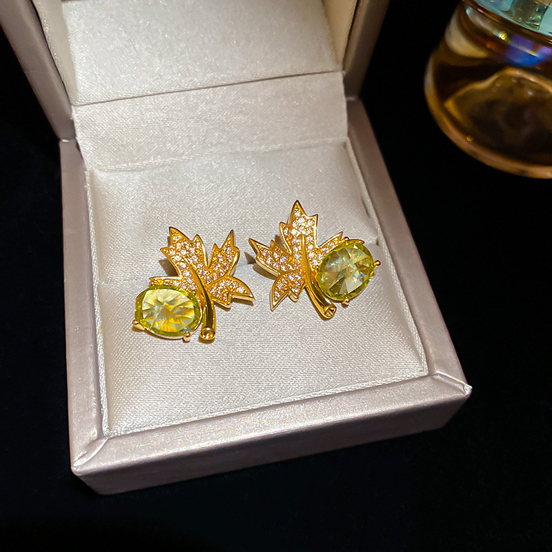 European and American Cross-border Green Zircon Flower Geometric Earrings Elegant All-match Earrings Light Luxury High-end Earrings Design Sense