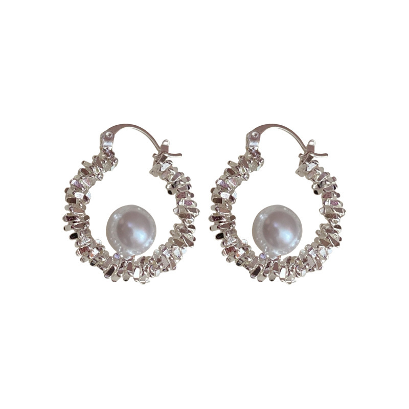 Silver Needle Circle Silver Earrings Light Luxury High-End Stud Earrings for Women Minimalist Fashion Versatile Earrings with a Unique Design